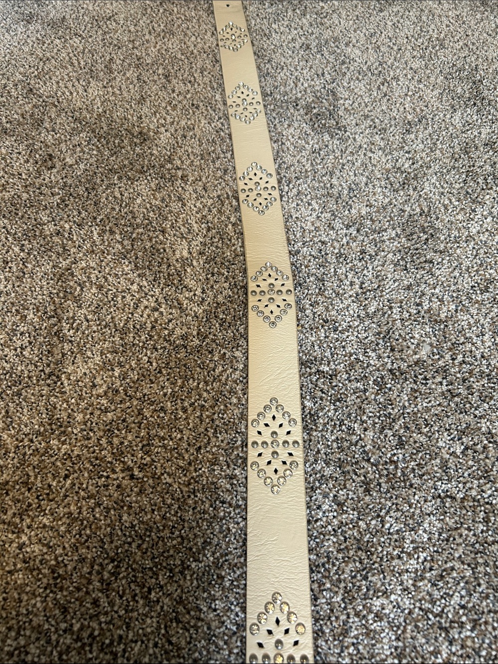 BKE Cream Studded Leather Belt - Picture 2 of 2